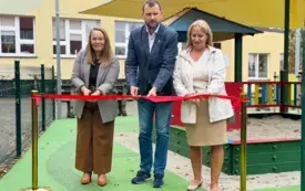 Otwarcie placu zabaw przy Żłobku Gminnym Kraina Bobasa w Dobrczu