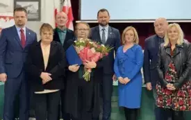 Podziękowania dla Komendanta Policji, Kierownika Biura Inwestycji i Budownictwa oraz Kierownika Gminnego Ośrodka Pomocy Społecznej