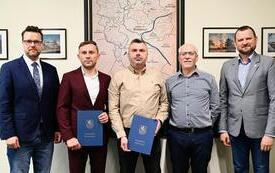 Podpisanie umowy na rozbudowę drogi powiatowej w Wudzynie