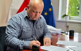 Podpisanie umowy z wykonawcą na realizację inwestycji pod nazwą &bdquo;Modernizacja Remizy OSP w Dobrczu z przystosowaniem do potrzeb os&oacute;b z niepełnosprawnościami&rdquo;.