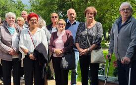 Radość, muzyka i wsp&oacute;lnota &ndash; Piknik Senior&oacute;w w Śliwkowym Sadzie