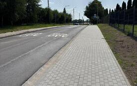 Nowe przejście dla pieszych i chodnik w Bor&oacute;wnie