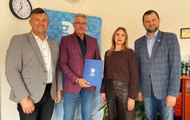 Podpisanie um&oacute;w na remont ul. Konwaliowej w Lin&oacute;wcu oraz ul. Szkolnej w Dobrczu