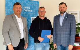 Podpisanie um&oacute;w na remont ul. Konwaliowej w Lin&oacute;wcu oraz ul. Szkolnej w Dobrczu