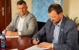 Podpisanie um&oacute;w na remont ul. Konwaliowej w Lin&oacute;wcu oraz ul. Szkolnej w Dobrczu