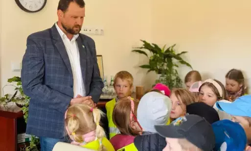Zdjęcie do Przedszkolaki z Dobrcza odwiedziły Urząd